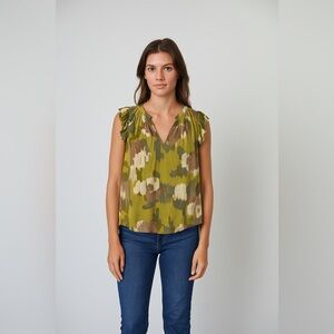 Velvet by Graham & Spencer Abstract Ruffle Sleeve Blouse | Size Medium